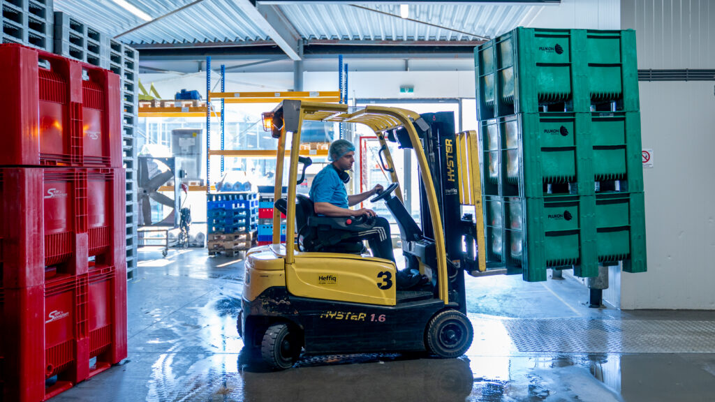 CleanWash - Kratten wasserij - Hoogeveen - Drenthe - Noord-Nederland Weidenaar & Yme Kuiper
